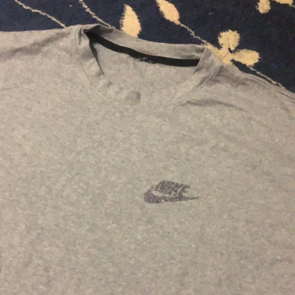 Nike men’s gray cotton swoosh short sleeve T-shirt - Picture 2 of 4